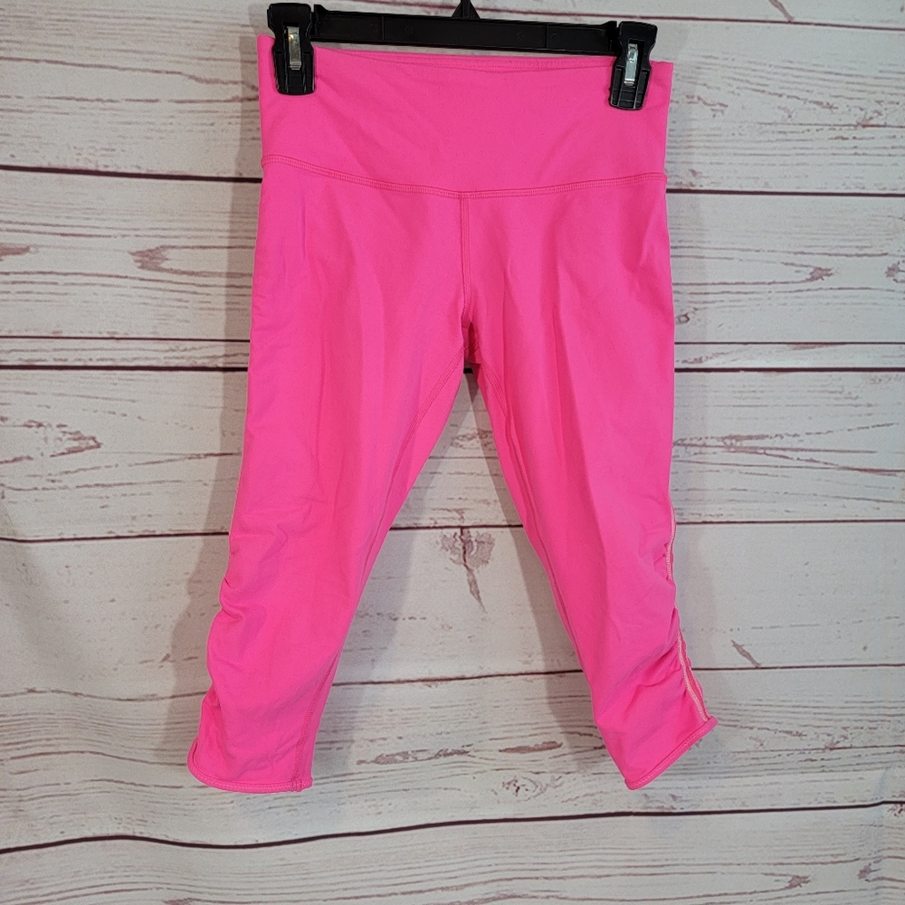 🍋Lululemon Hot (Neon) Pink Capri leggings 4